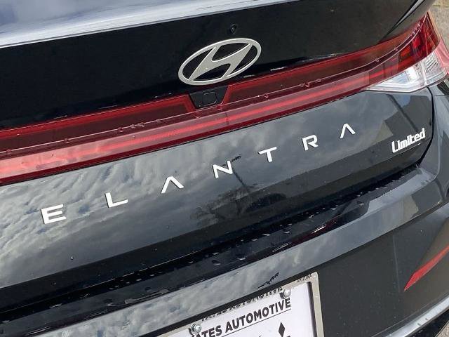 Used 2025 Hyundai Elantra Limited image 28