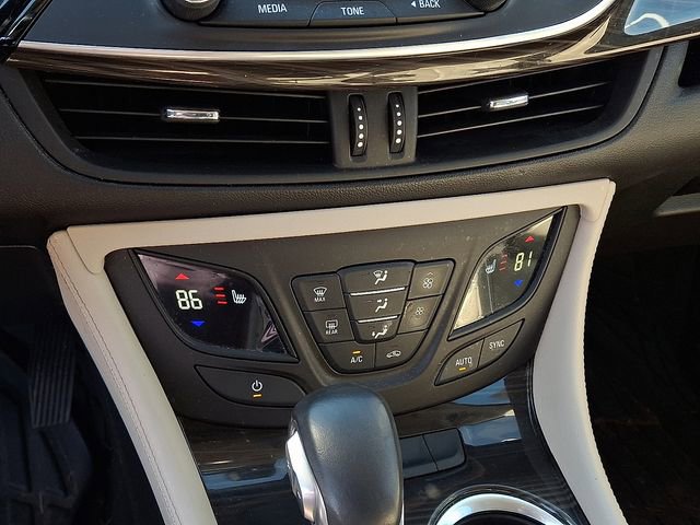 Used 2020 Buick Envision Essence image 12