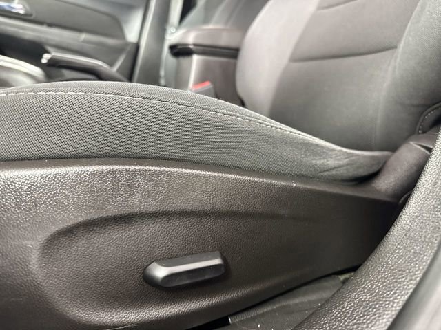 Used 2016 Chevrolet Cruze LT image 21