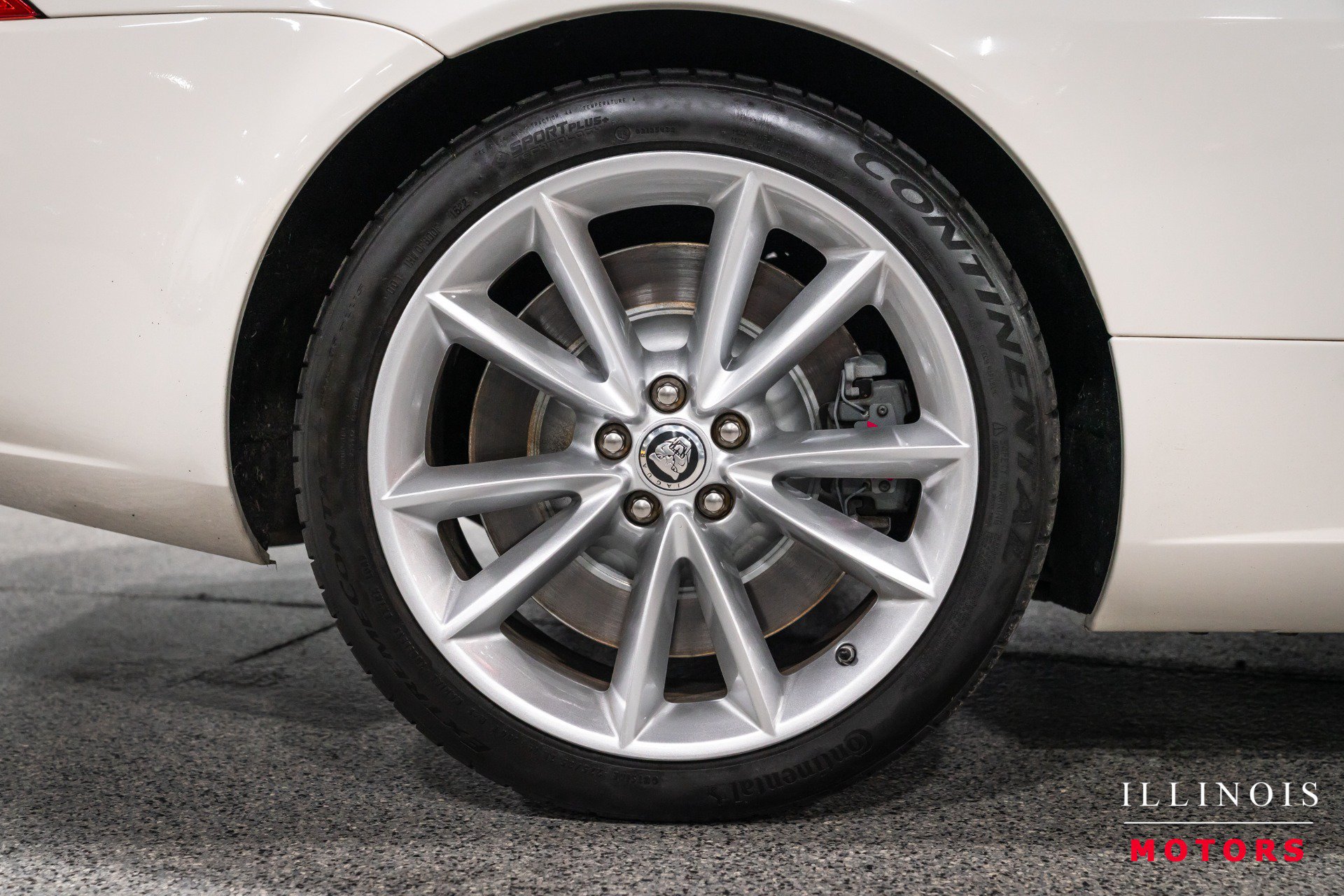 Used 2010 Jaguar XKR R RWD image 11