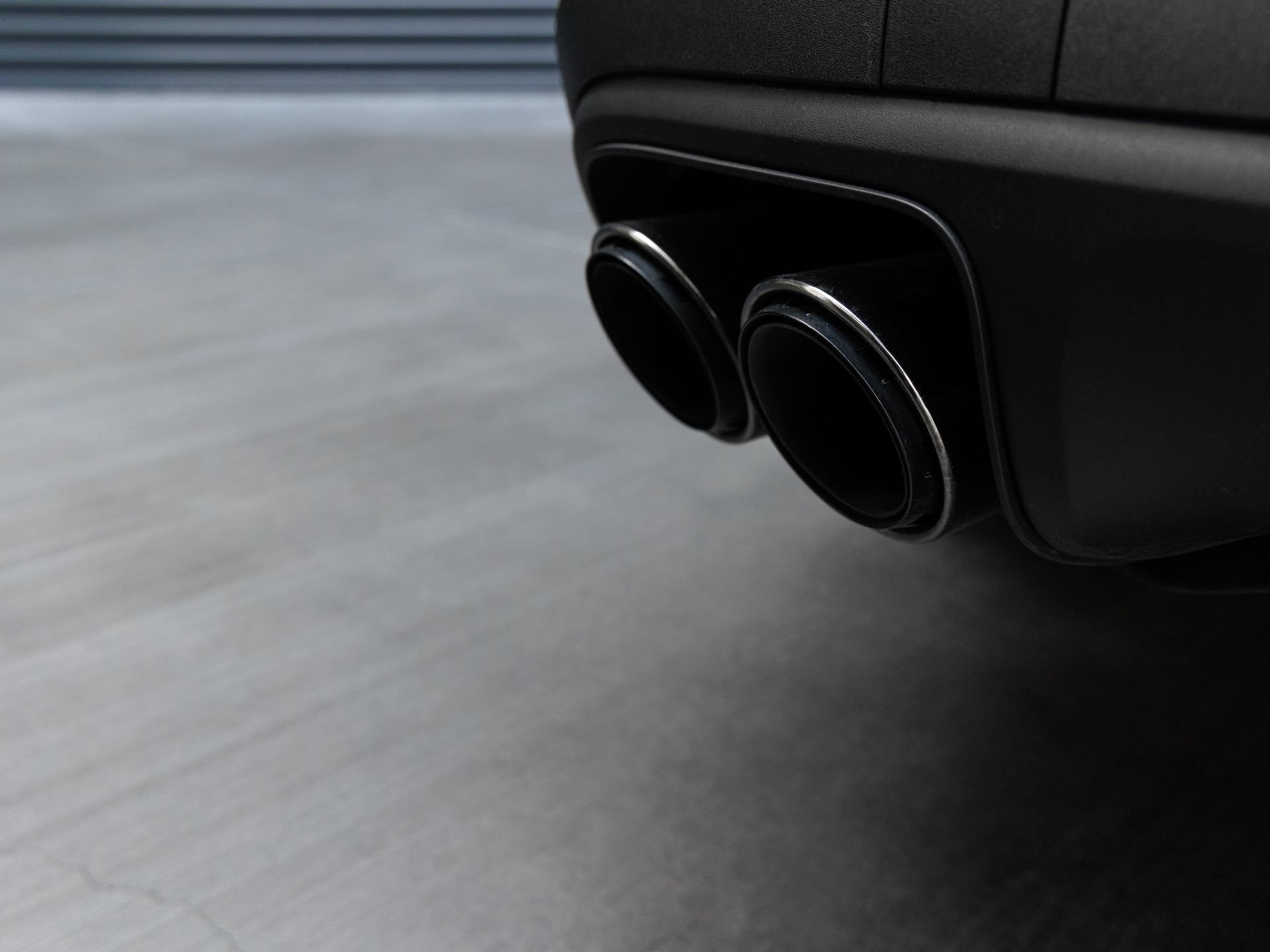 Certified 2025 Porsche Cayenne E-Hybrid Coupe AWD/4WD image 29