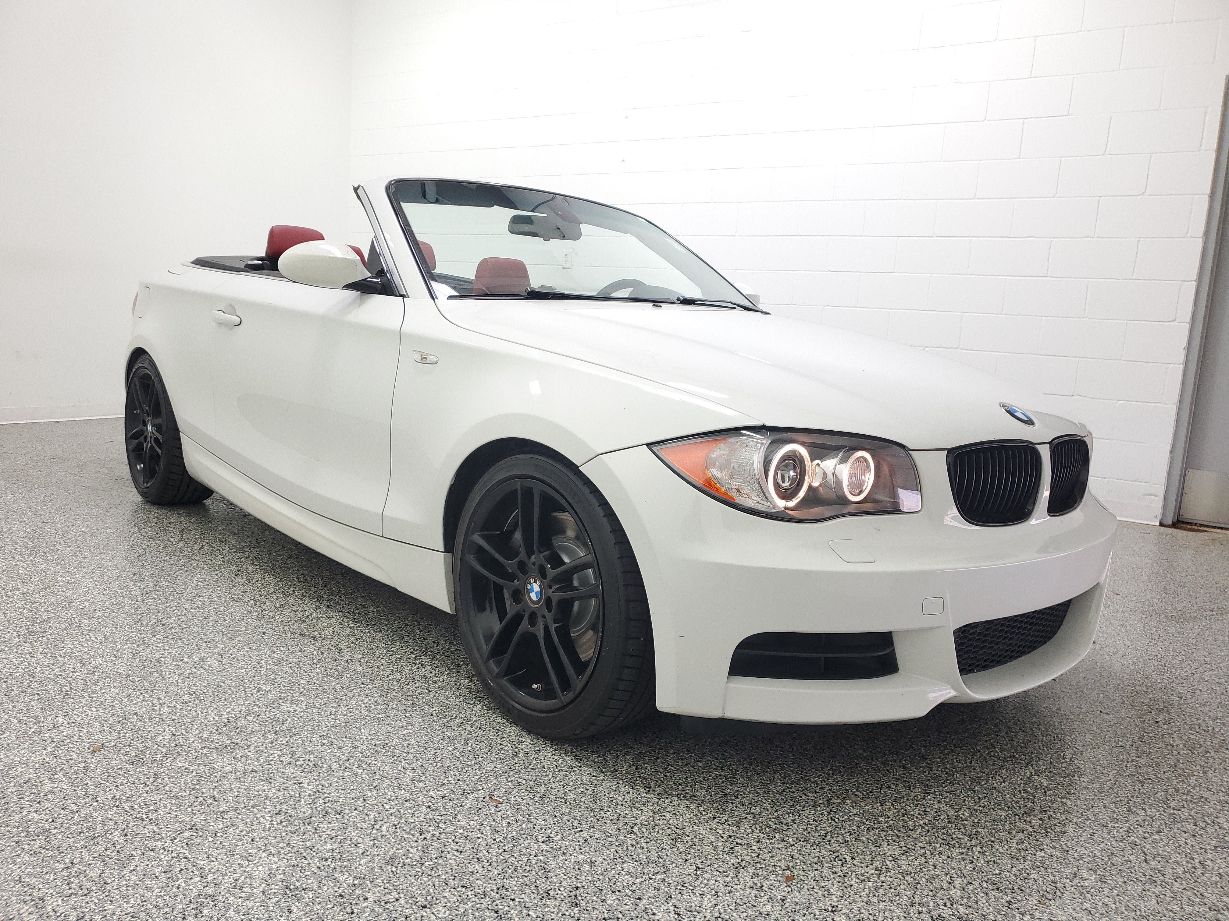 Used 2008 BMW 135i Convertible RWD image 4