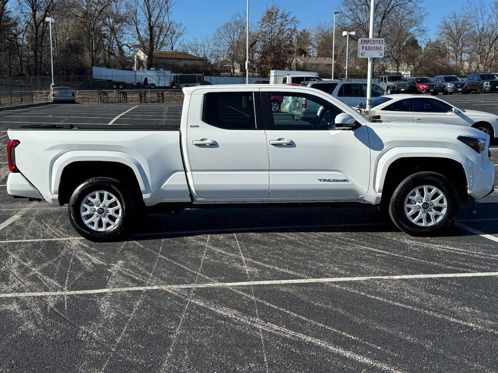 Certified 2025 Toyota Tacoma SR5 image 2