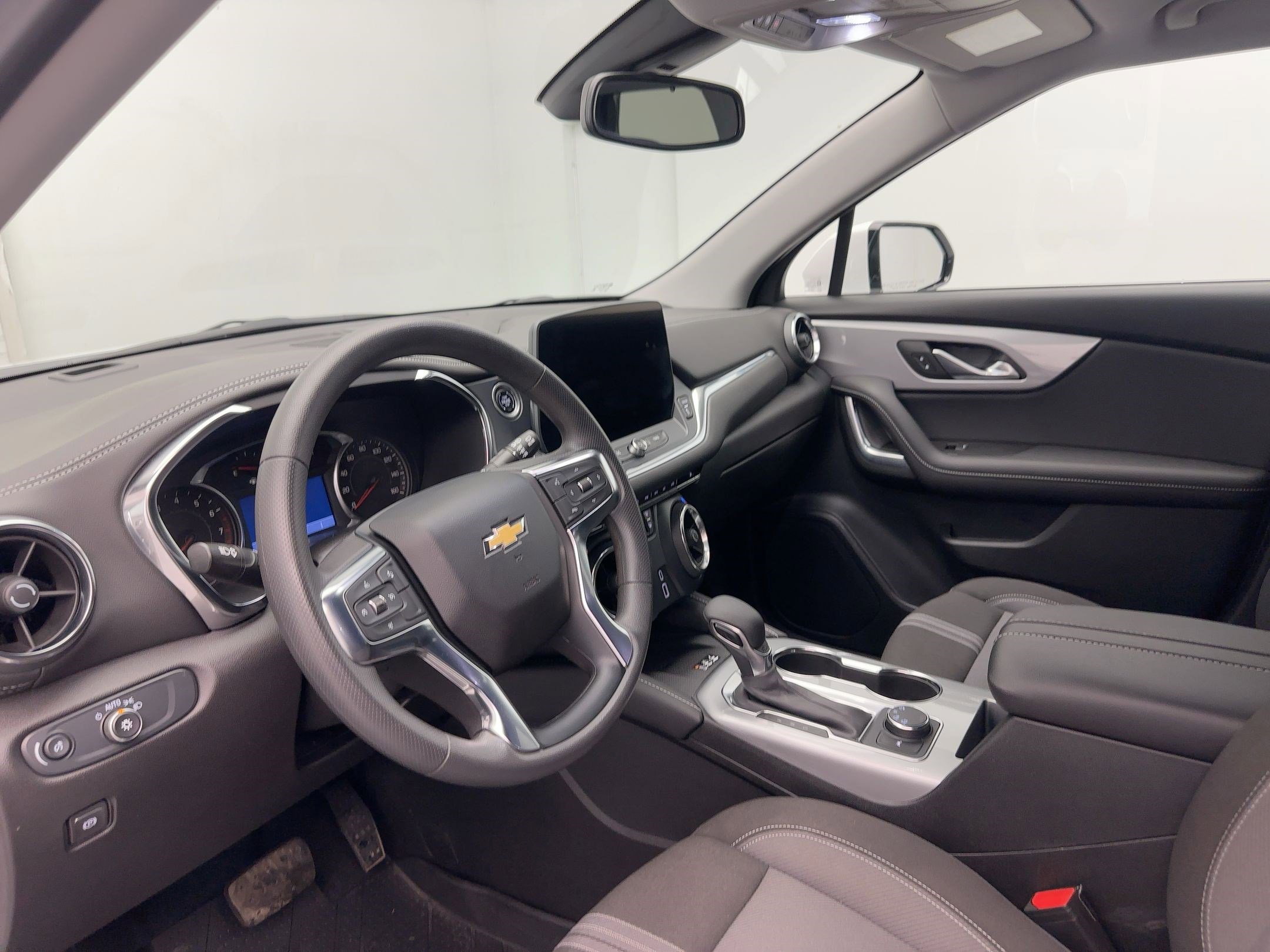 Certified 2024 Chevrolet Blazer LT w/ Convenience Package image 4