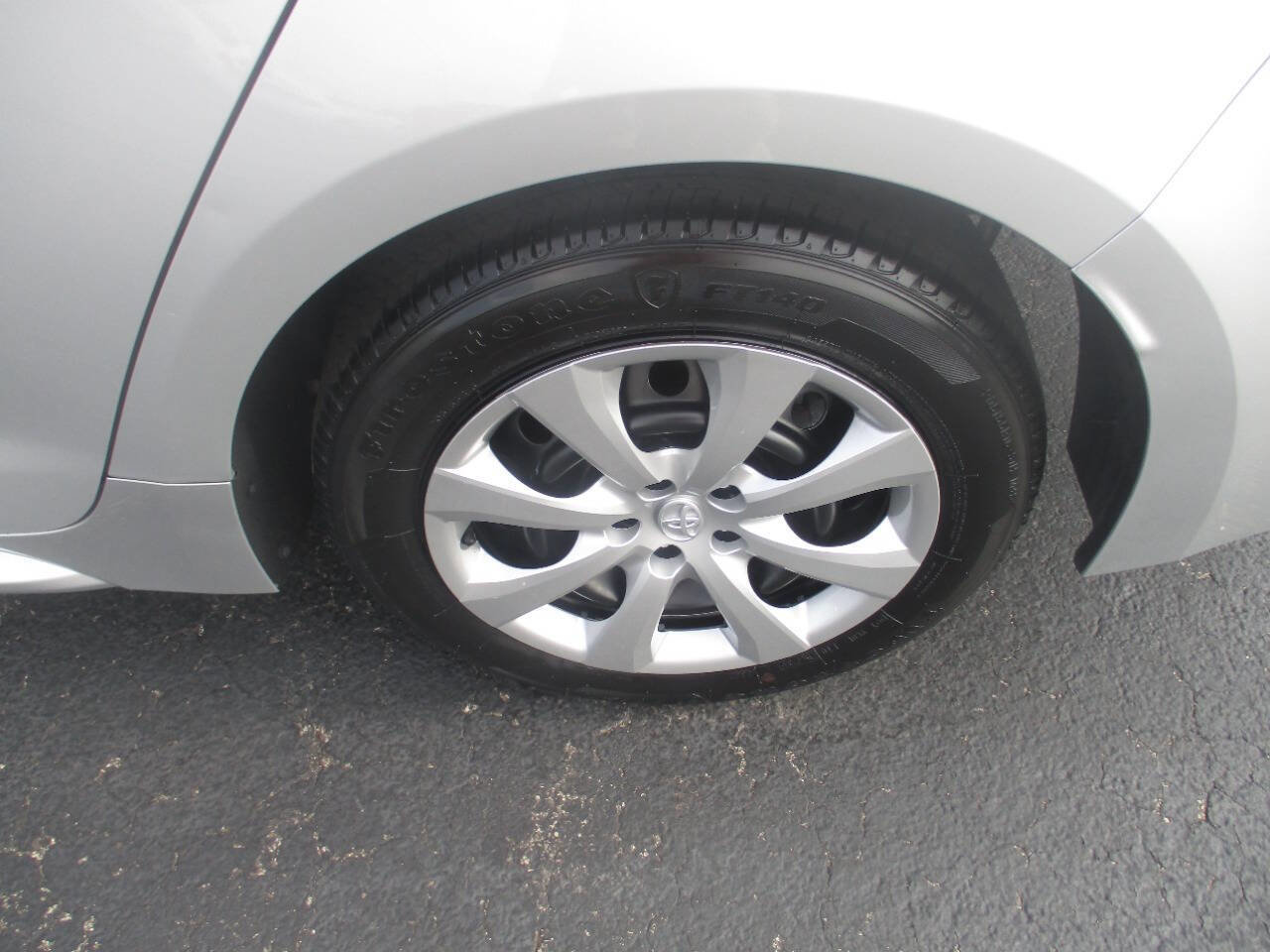 Used 2024 Toyota Corolla LE image 25