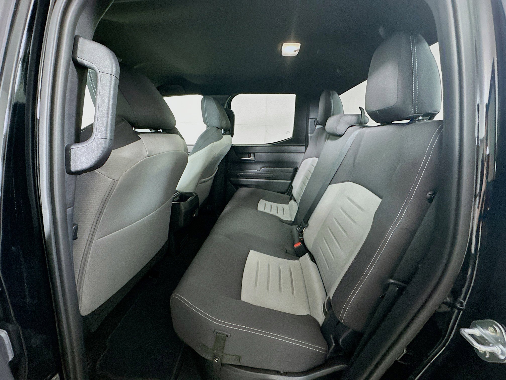Used 2025 Toyota Tacoma TRD Off-Road image 28