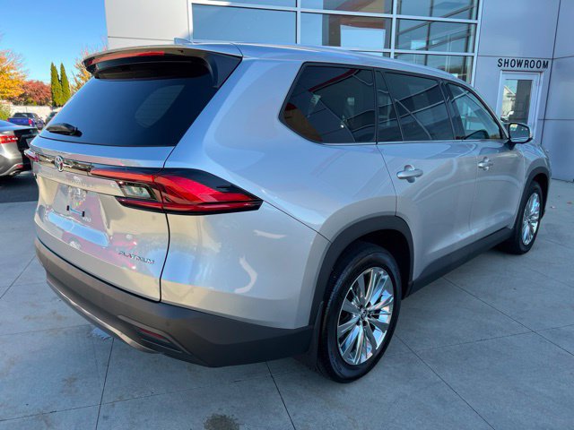Used 2024 Toyota Grand Highlander AWD image 9