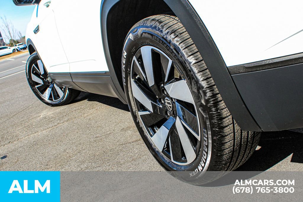 Used 2024 Volkswagen Atlas Cross Sport SE image 11