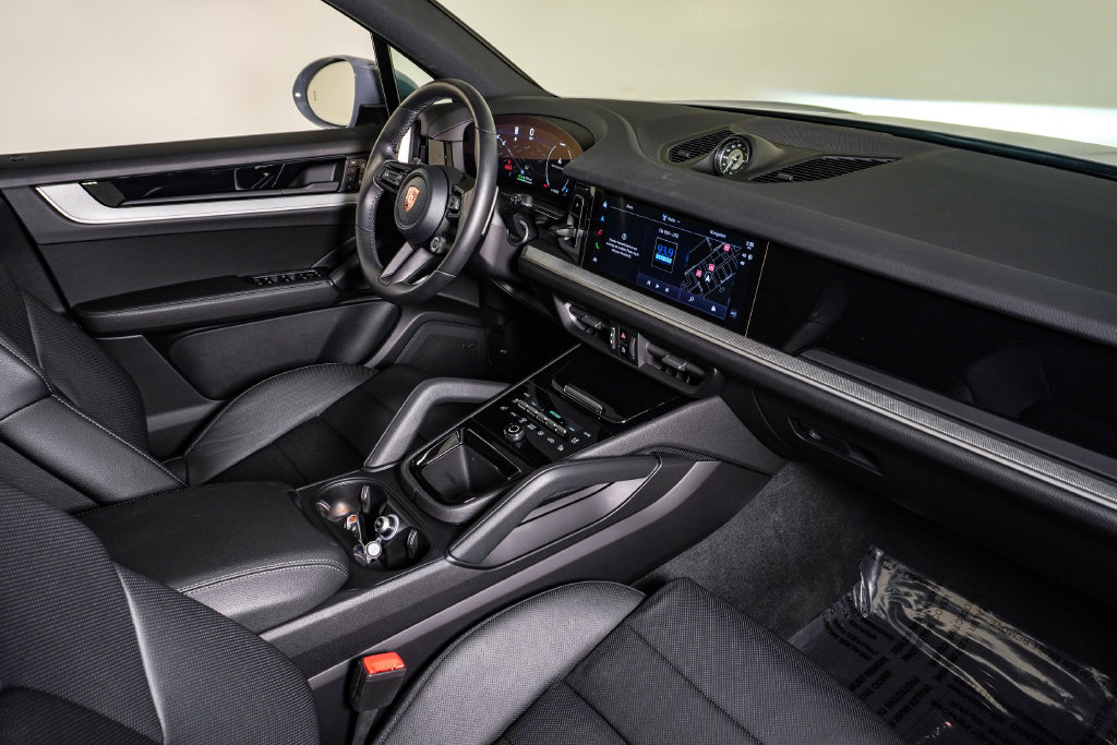 Certified 2026 Porsche Cayenne E-Hybrid AWD/4WD image 14