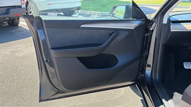 Used 2024 Tesla Model Y Performance AWD/4WD image 9
