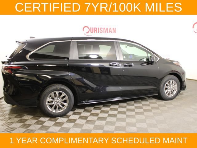 Used 2025 Toyota Sienna LE FWD image 13
