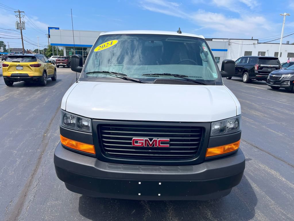 Used 2024 GMC Savana 2500 Work Van w/ Driver Convenience Package image 3