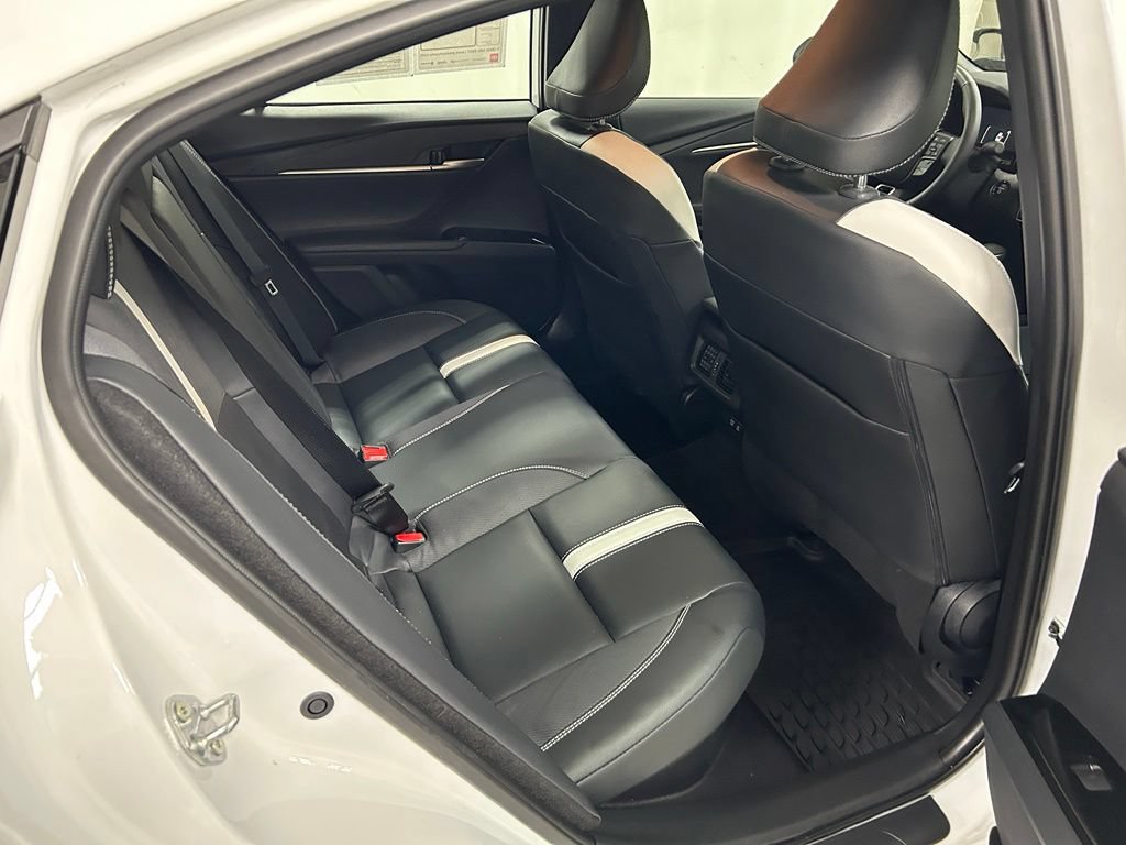 Used 2026 Toyota Camry SE w/ Convenience Package FWD image 14
