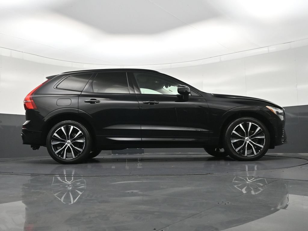 Certified 2024 Volvo XC60 B5 Plus w/ Protection Package Premier AWD/4WD image 27