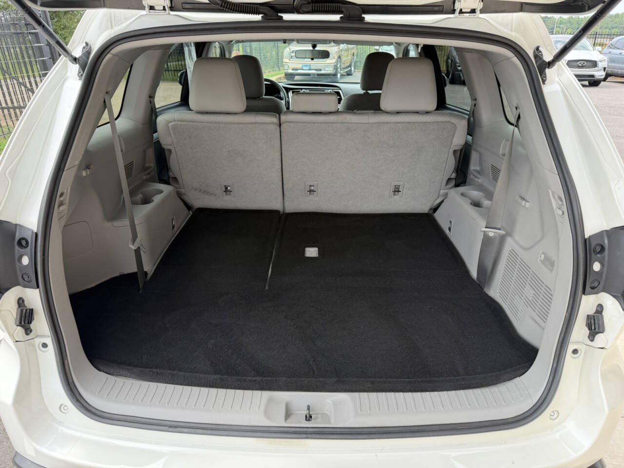 Used 2015 Toyota Highlander LE AWD/4WD image 7