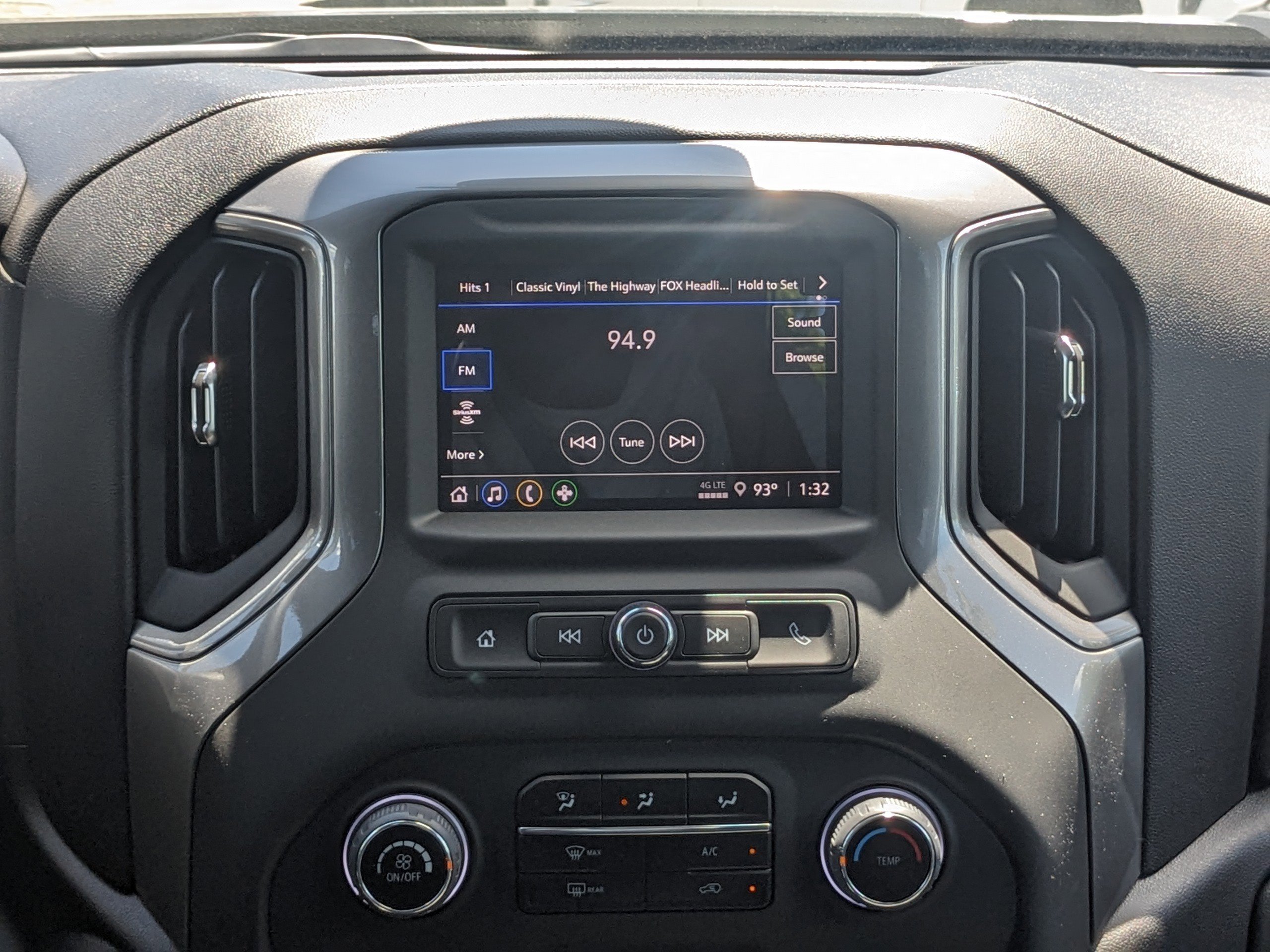 New 2025 Chevrolet Silverado 2500 Custom w/ Custom Value Package image 18