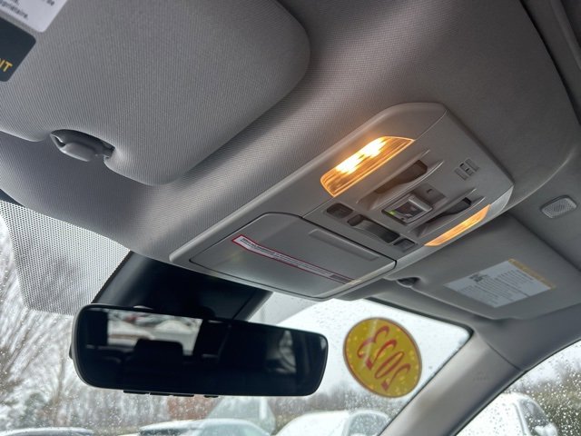 Used 2023 Toyota Highlander XLE image 31