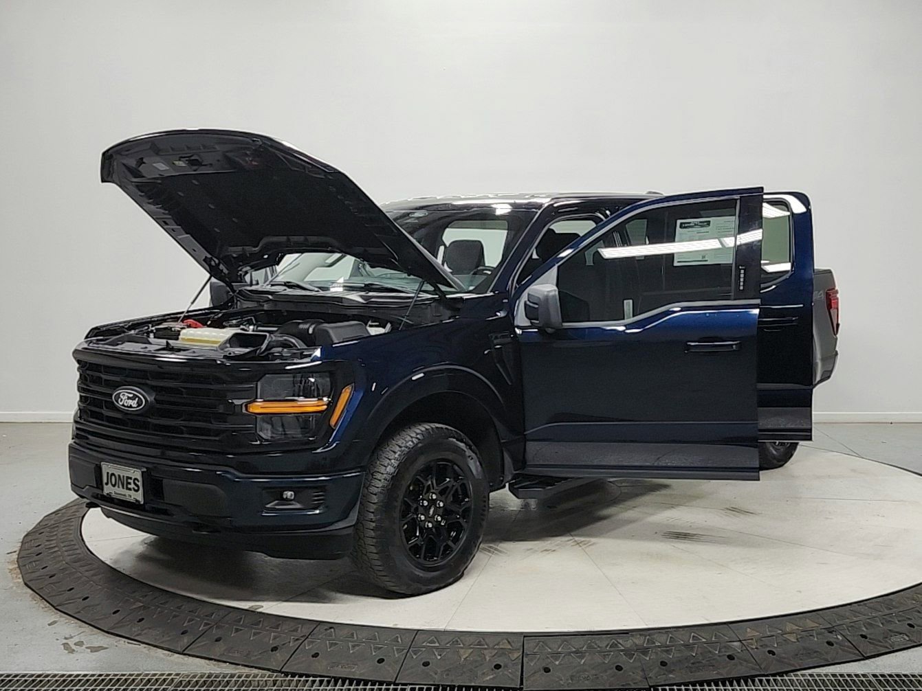 Used 2024 Ford F150 XLT AWD/4WD image 11