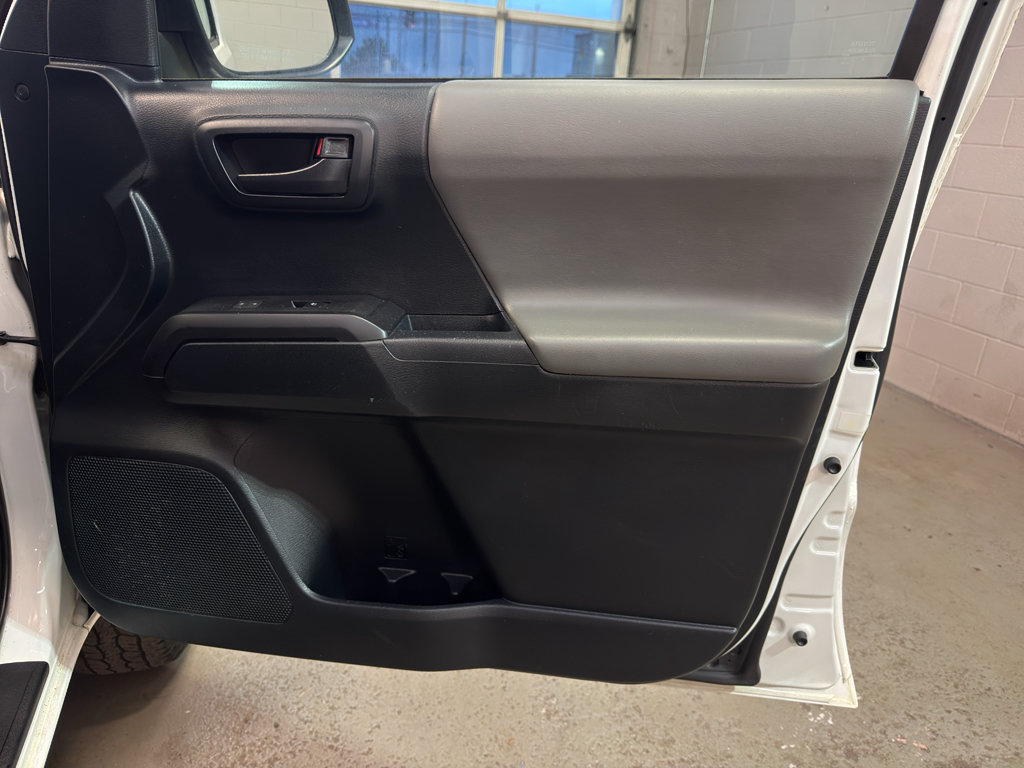 Used 2016 Toyota Tacoma SR RWD image 23