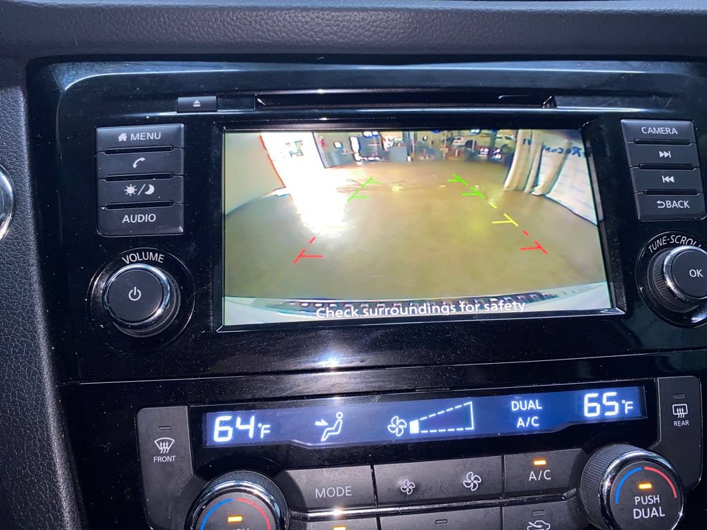 Used 2018 Nissan Rogue SV AWD/4WD image 19