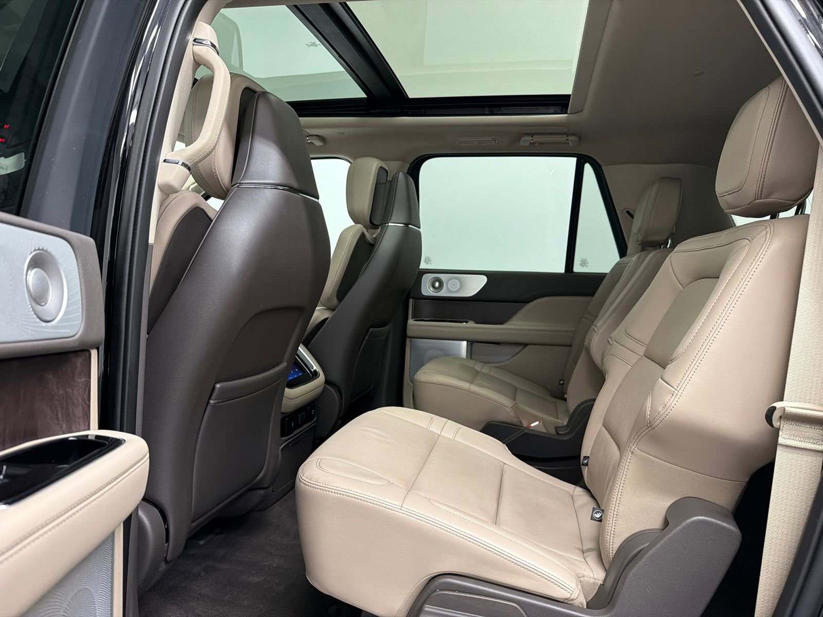 Certified 2022 Lincoln Navigator L Reserve AWD/4WD image 21