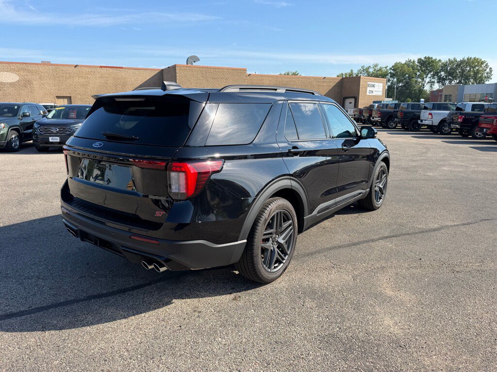 Used 2025 Ford Explorer ST w/ Sun And Sound Package AWD/4WD image 4
