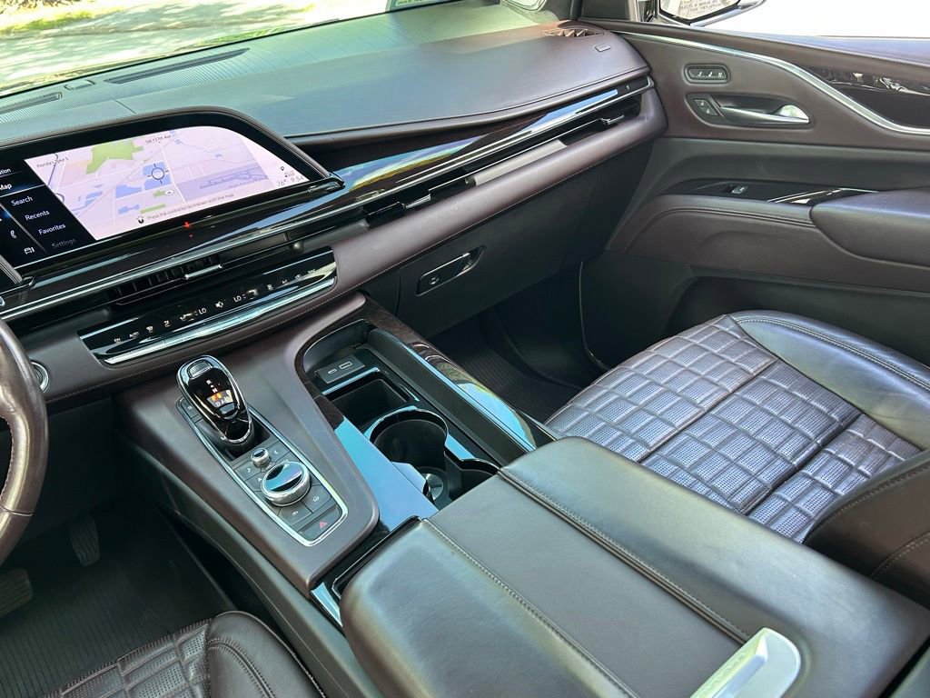 Used 2023 Cadillac Escalade Sport Platinum w/ LPO, ONYX Package AWD/4WD image 12