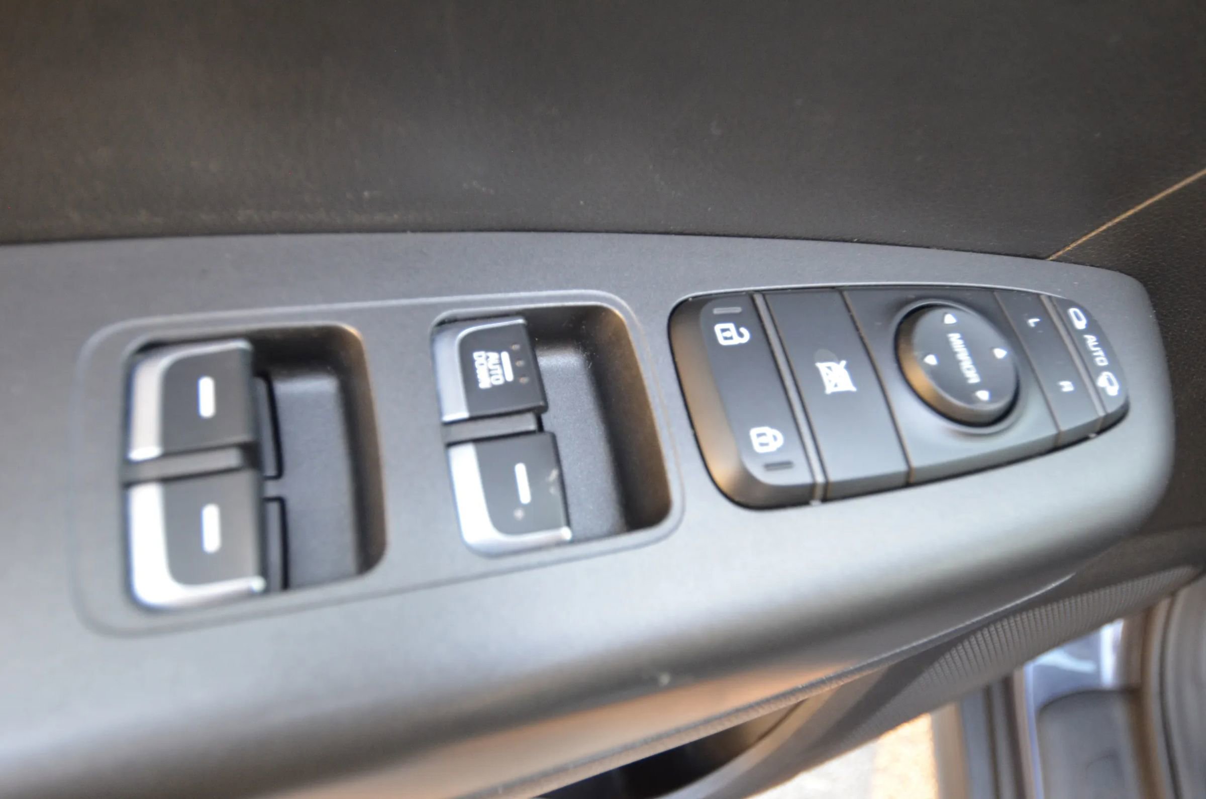 Used 2018 Kia Sportage LX w/ LX Technology Package image 27