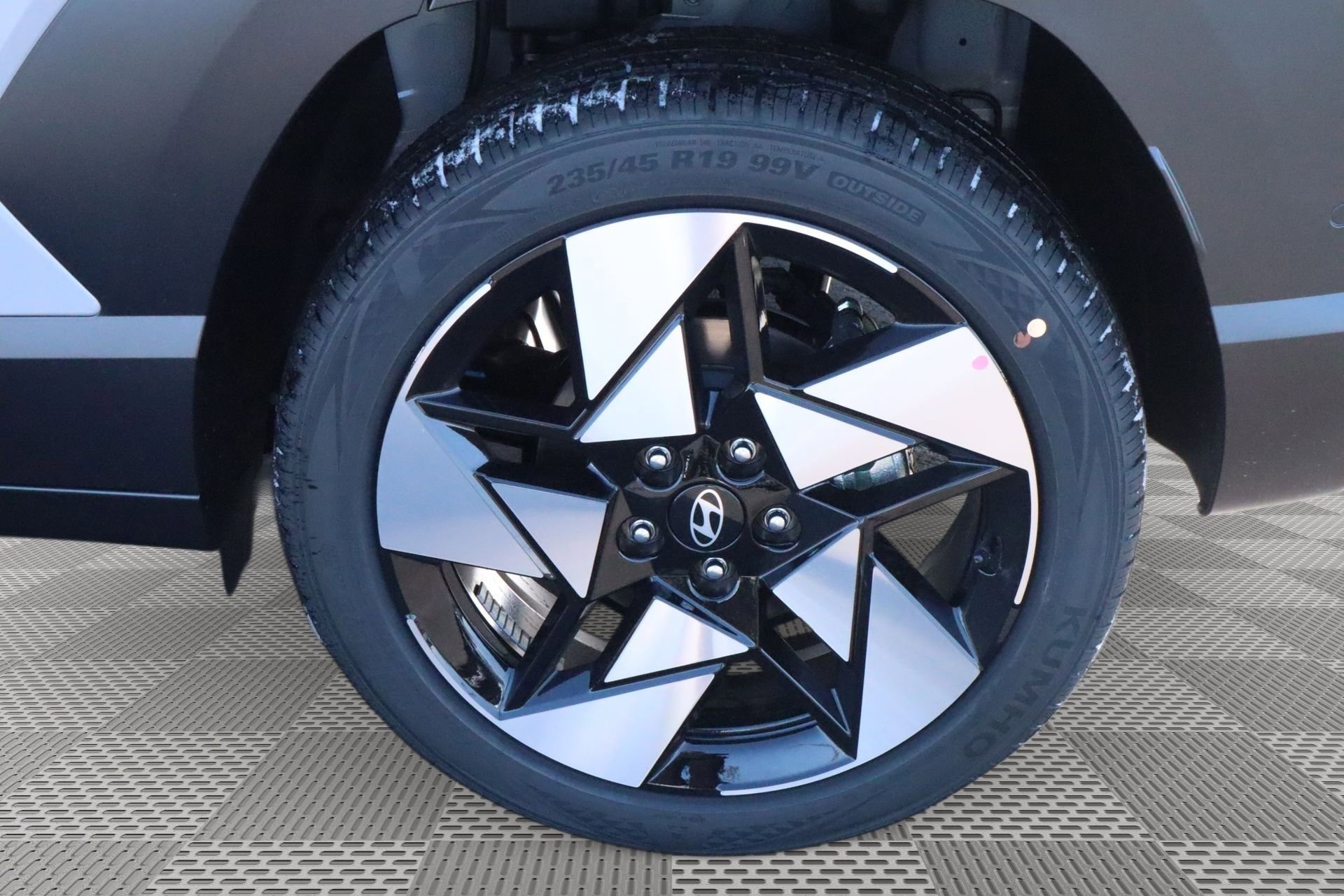 New 2026 Hyundai Kona Limited FWD image 5