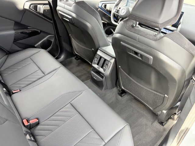 Certified 2026 BMW X3 xDrive30i w/ M Sport Package AWD/4WD image 16