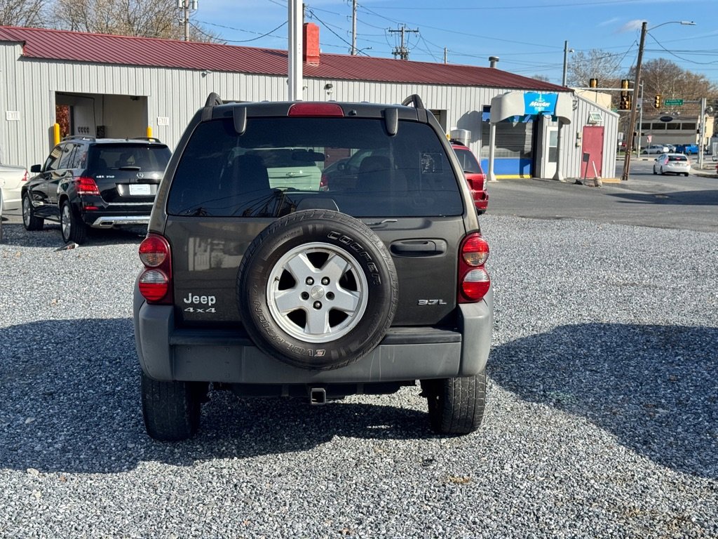 Used 2005 Jeep Liberty Sport image 5