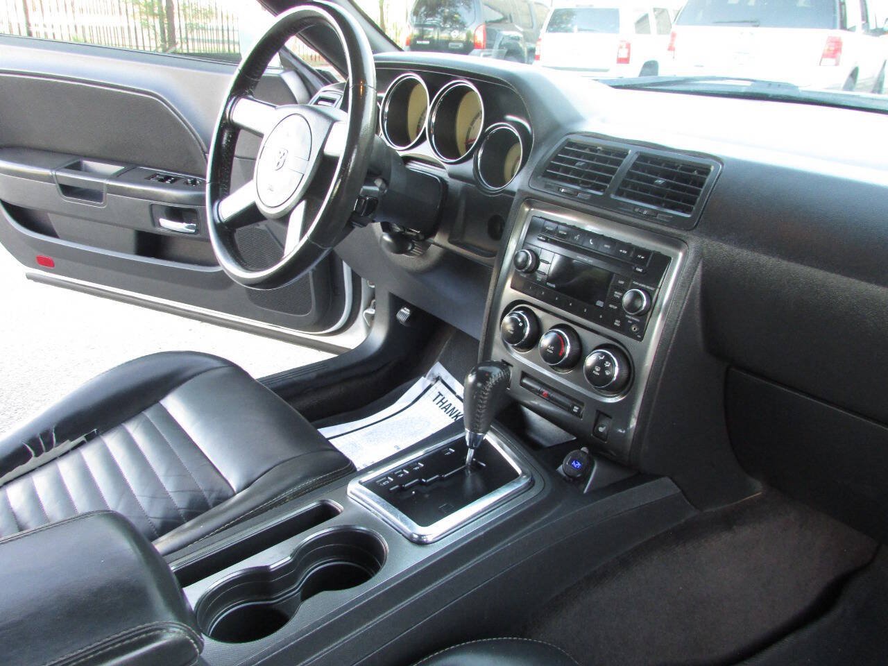 Used 2010 Dodge Challenger SE RWD image 21