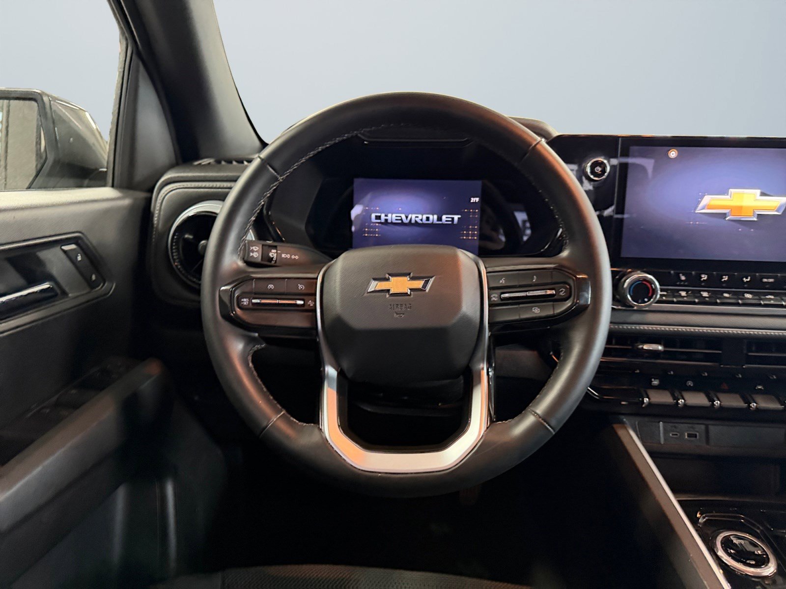 Used 2023 Chevrolet Colorado LT w/ LT Convenience Package II image 14