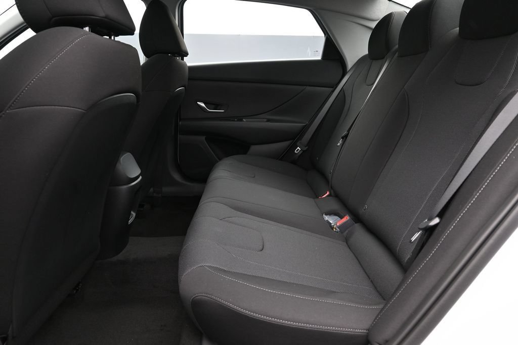 New 2026 Hyundai Elantra SE FWD image 11