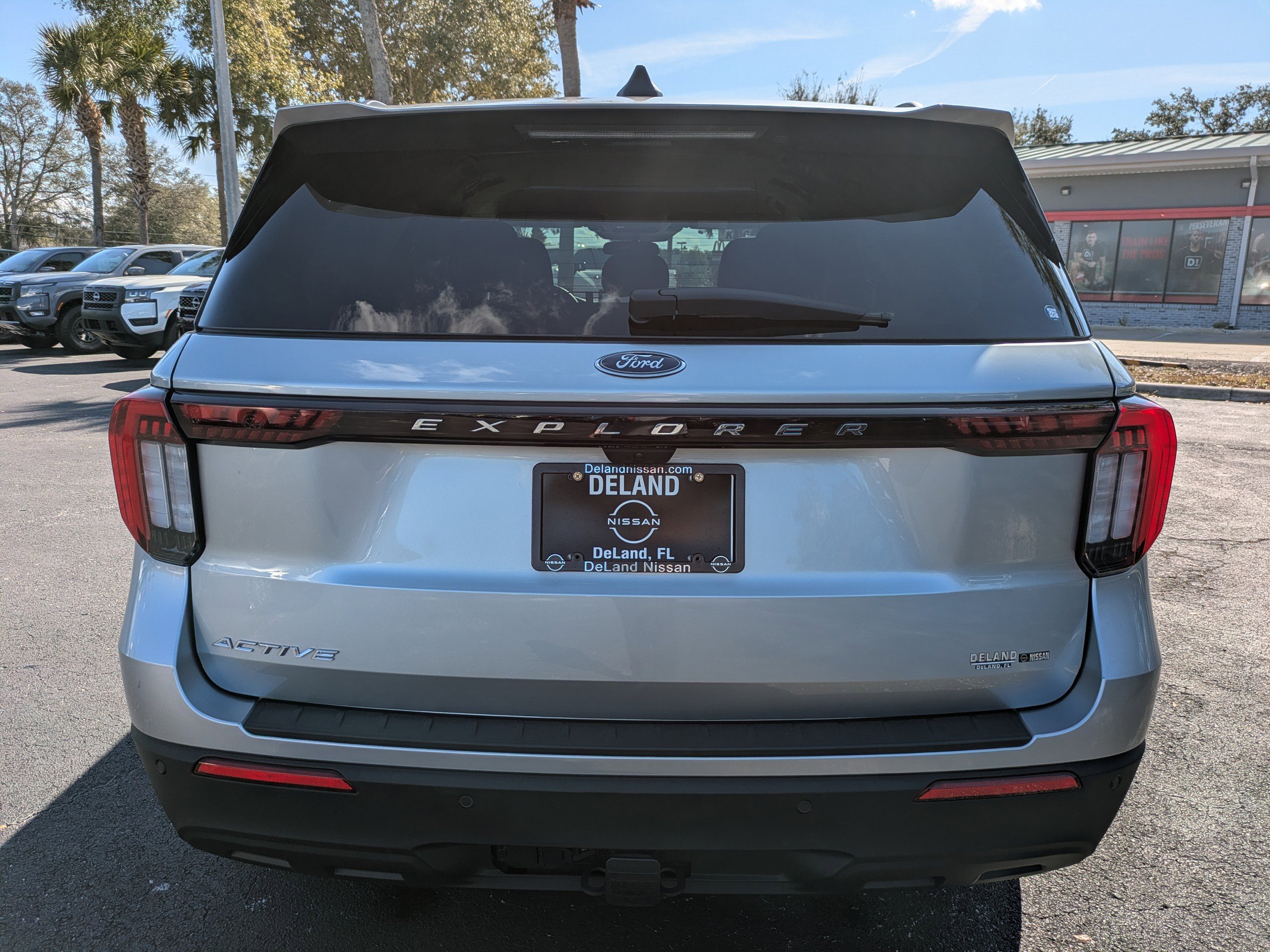 Used 2025 Ford Explorer Active image 5