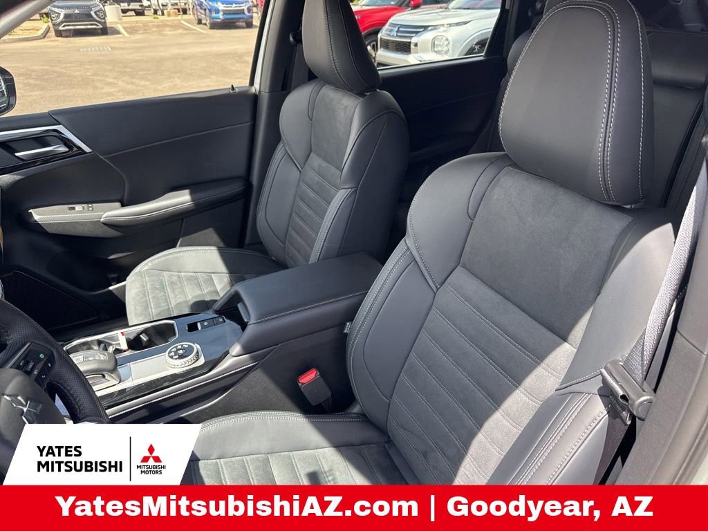 New 2026 Mitsubishi Outlander SE image 8