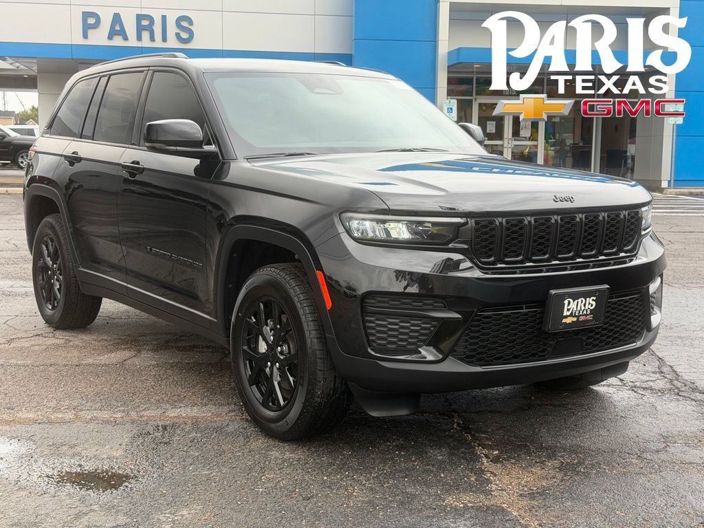 Used 2025 Jeep Grand Cherokee Altitude AWD/4WD image 1