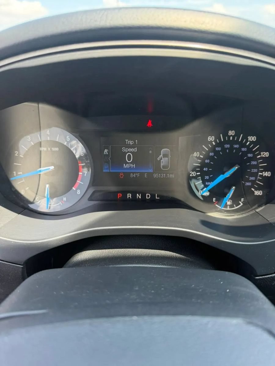 Used 2017 Ford Fusion SE FWD image 13