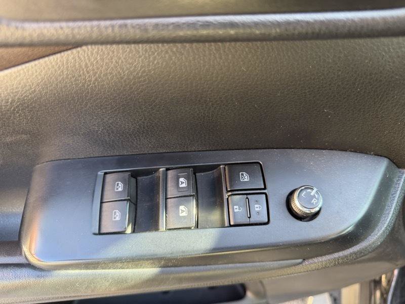 Used 2019 Toyota Highlander XLE FWD image 10