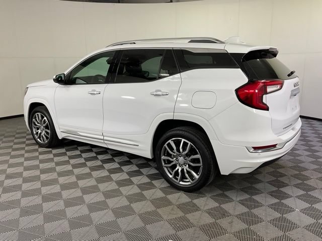 Used 2023 GMC Terrain Denali w/ LPO, Floor Liner Package AWD/4WD image 4