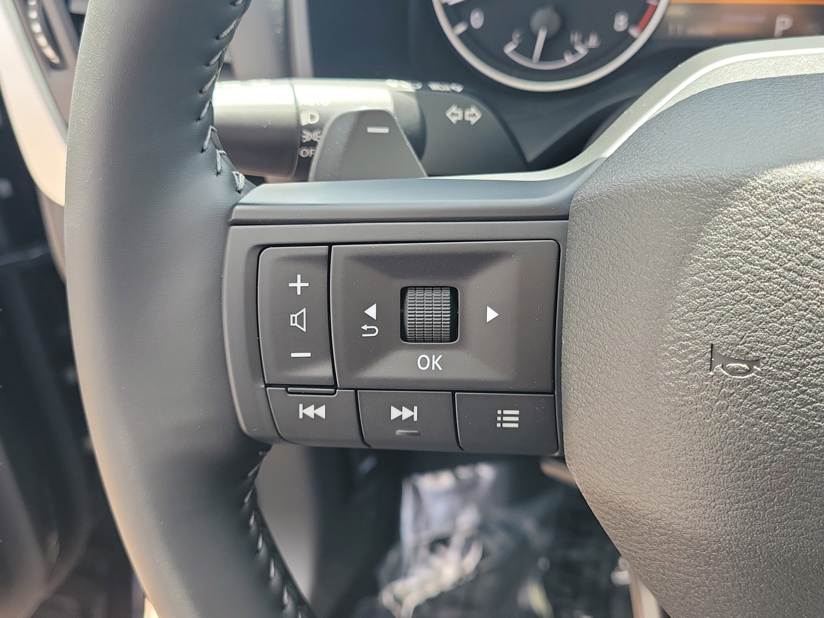 New 2026 Nissan Rogue SV FWD image 27