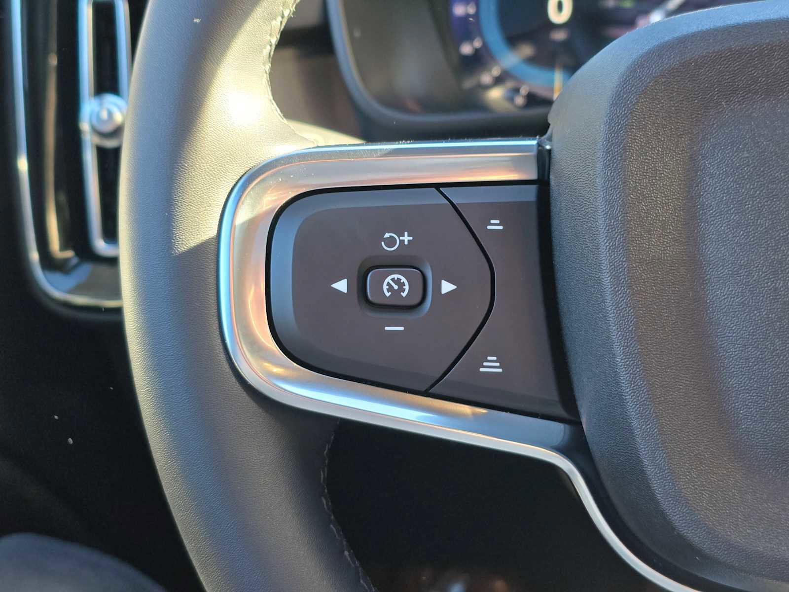 Used 2023 Volvo XC40 Recharge Plus w/ Protection Package Premier image 29