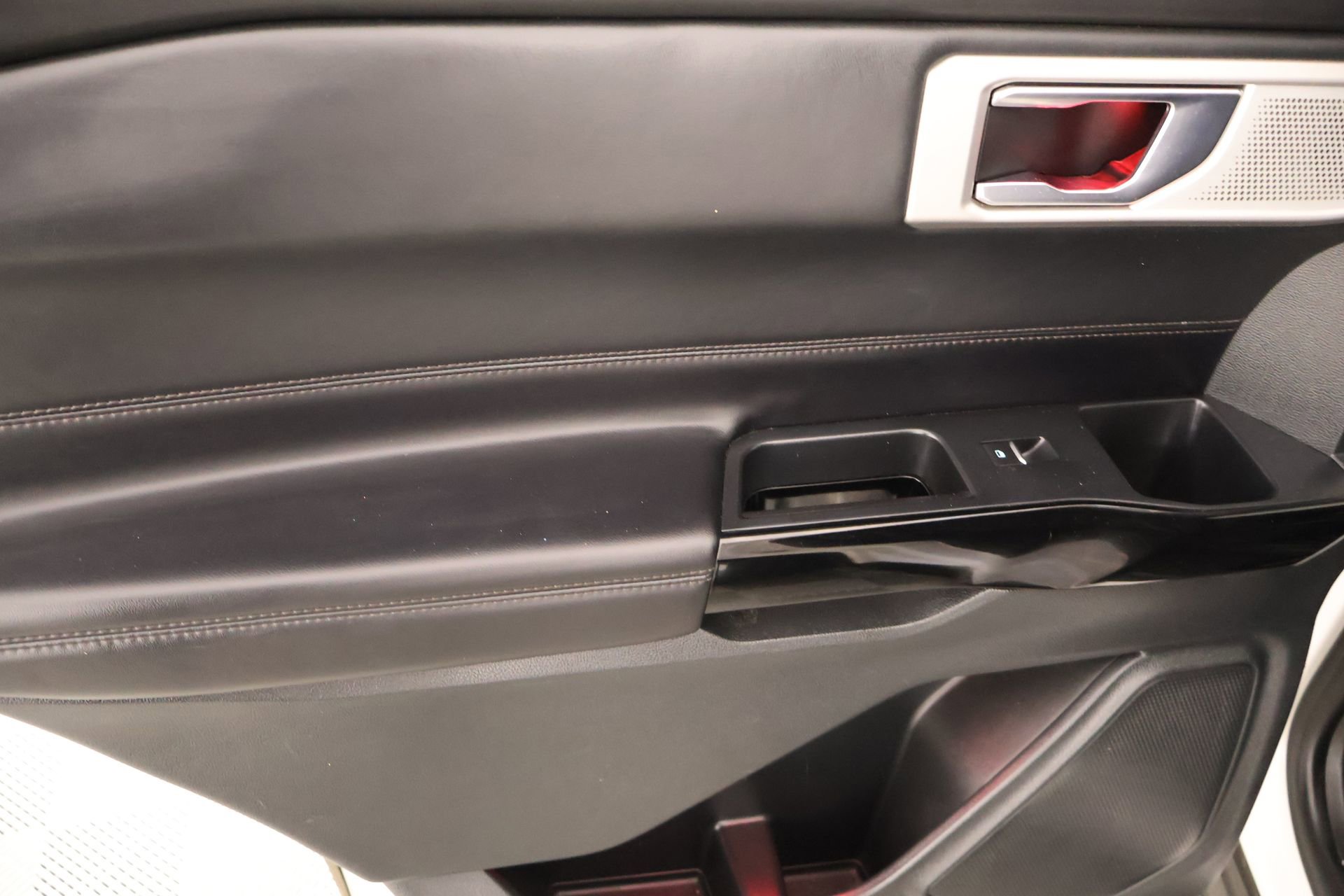 Used 2021 Ford Explorer Platinum w/ Equipment Group 601A image 19