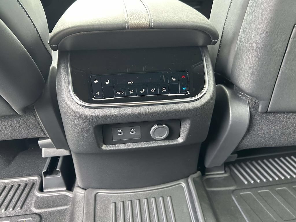 New 2026 Nissan Armada Platinum Reserve AWD/4WD image 13