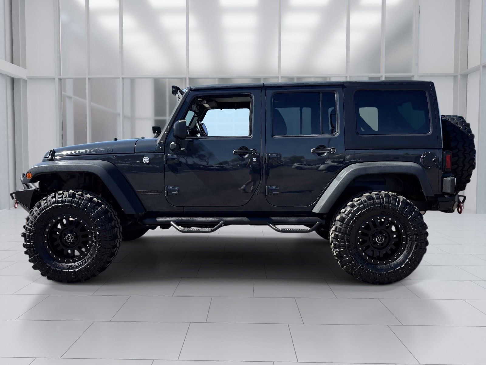 Used 2016 Jeep Wrangler Unlimited Rubicon w/ Connectivity Group AWD/4WD image 3