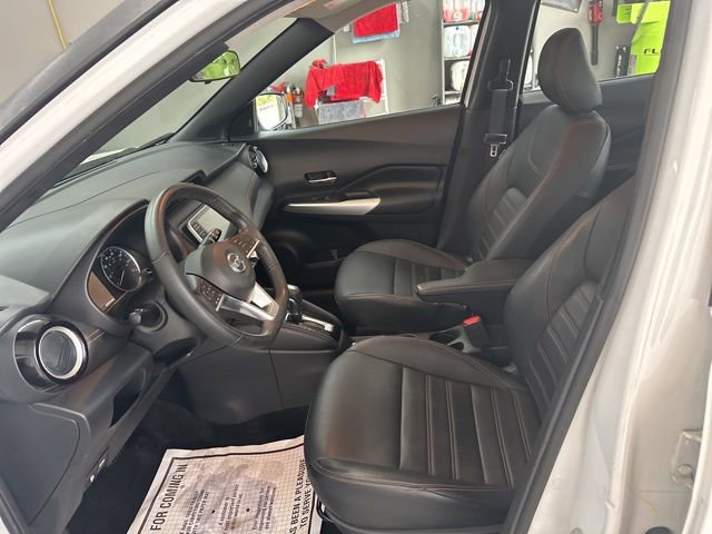 Used 2020 Nissan Kicks SR w/ SR Premium Package FWD image 9