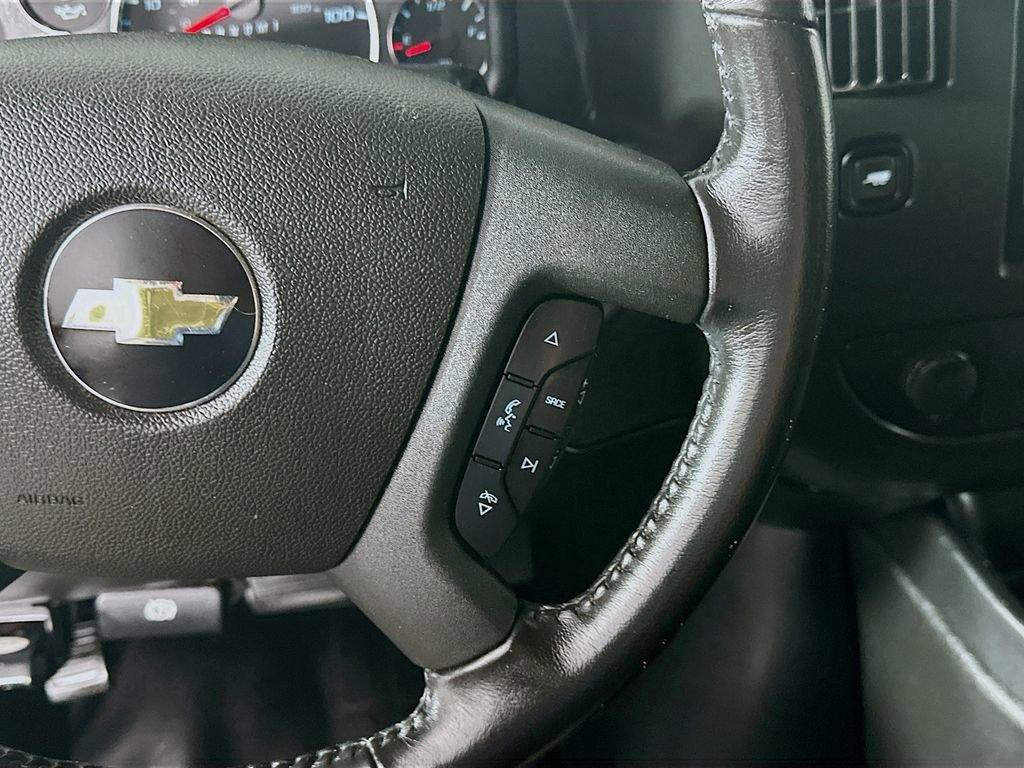 Used 2022 Chevrolet Express 2500 Extended image 25