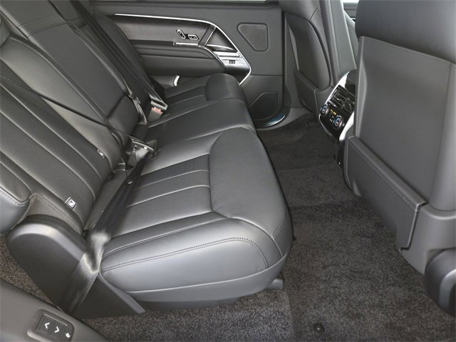 New 2026 Land Rover Range Rover Long Wheelbase SE image 17