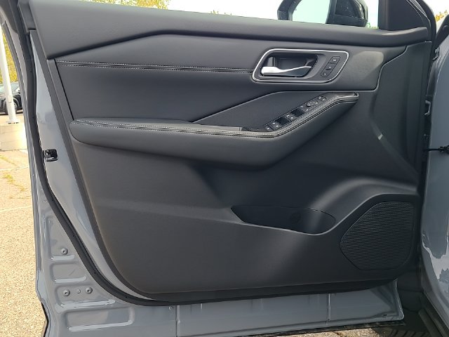 New 2026 Nissan Rogue Platinum AWD/4WD image 10