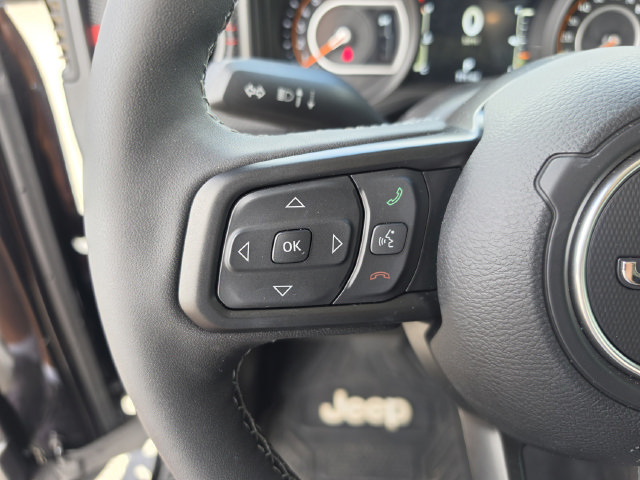 Used 2026 Jeep Wrangler Unlimited Rubicon AWD/4WD image 34